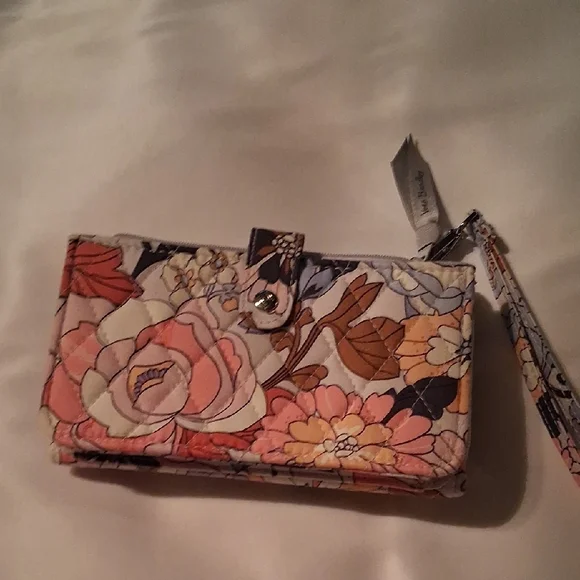 Vera Bradley Multicolor Floral Wristlet - Picture 2 of 16